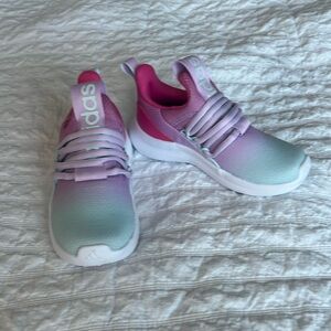 NWOT Kids Adidas Cloudfoam sneakers